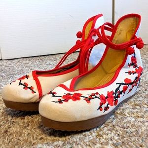 Embroidered Canvas Shoes